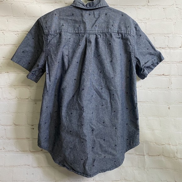 Amazon Essentials Chambray Denim Boys Button Up Shirt with Palm Trees - Picture 2 of 4